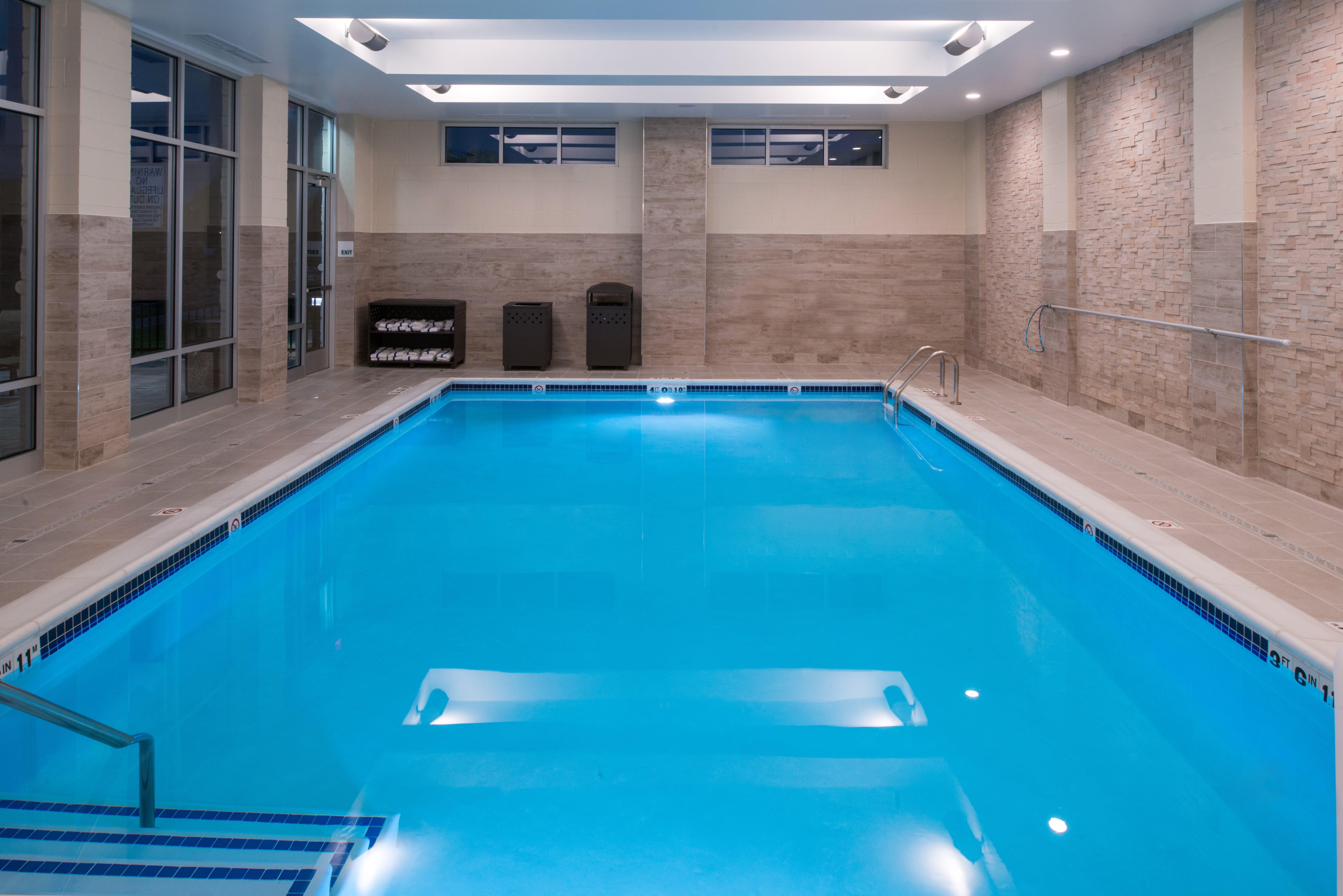 Holiday Inn & Suites - Farmington Hills - Detroit Nw By Ihg Ngoại thất bức ảnh