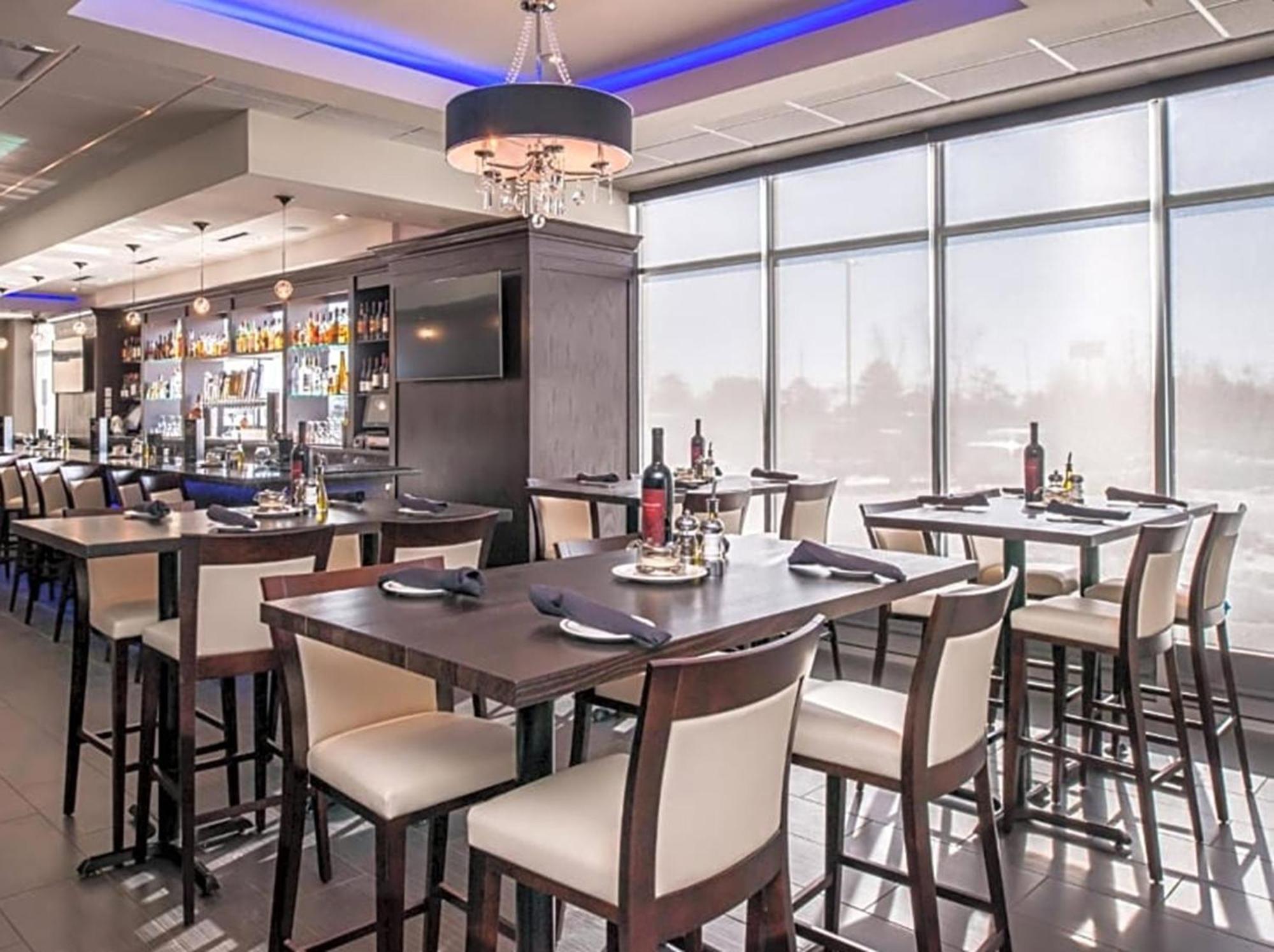 Holiday Inn & Suites - Farmington Hills - Detroit Nw By Ihg Ngoại thất bức ảnh