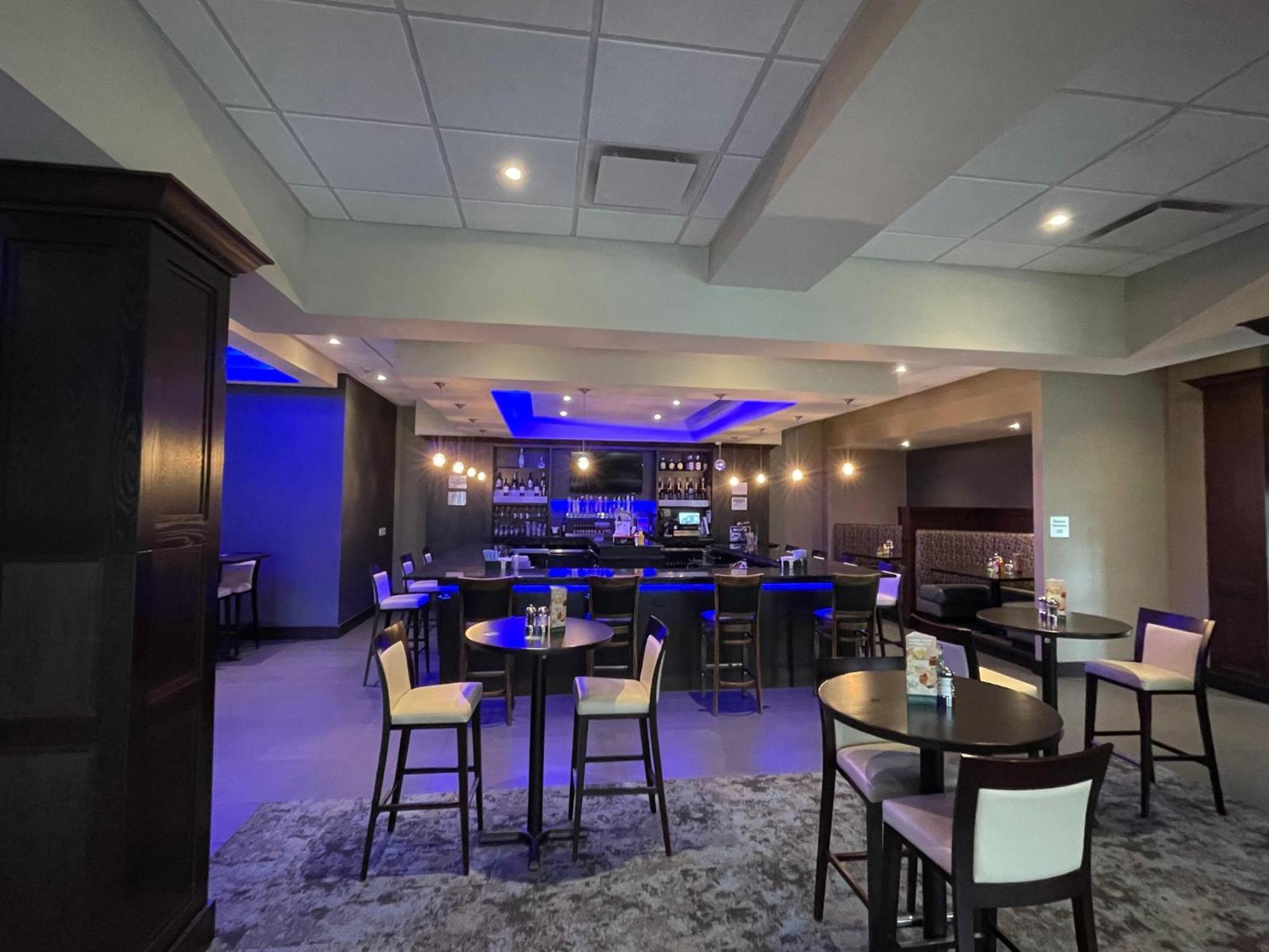 Holiday Inn & Suites - Farmington Hills - Detroit Nw By Ihg Ngoại thất bức ảnh