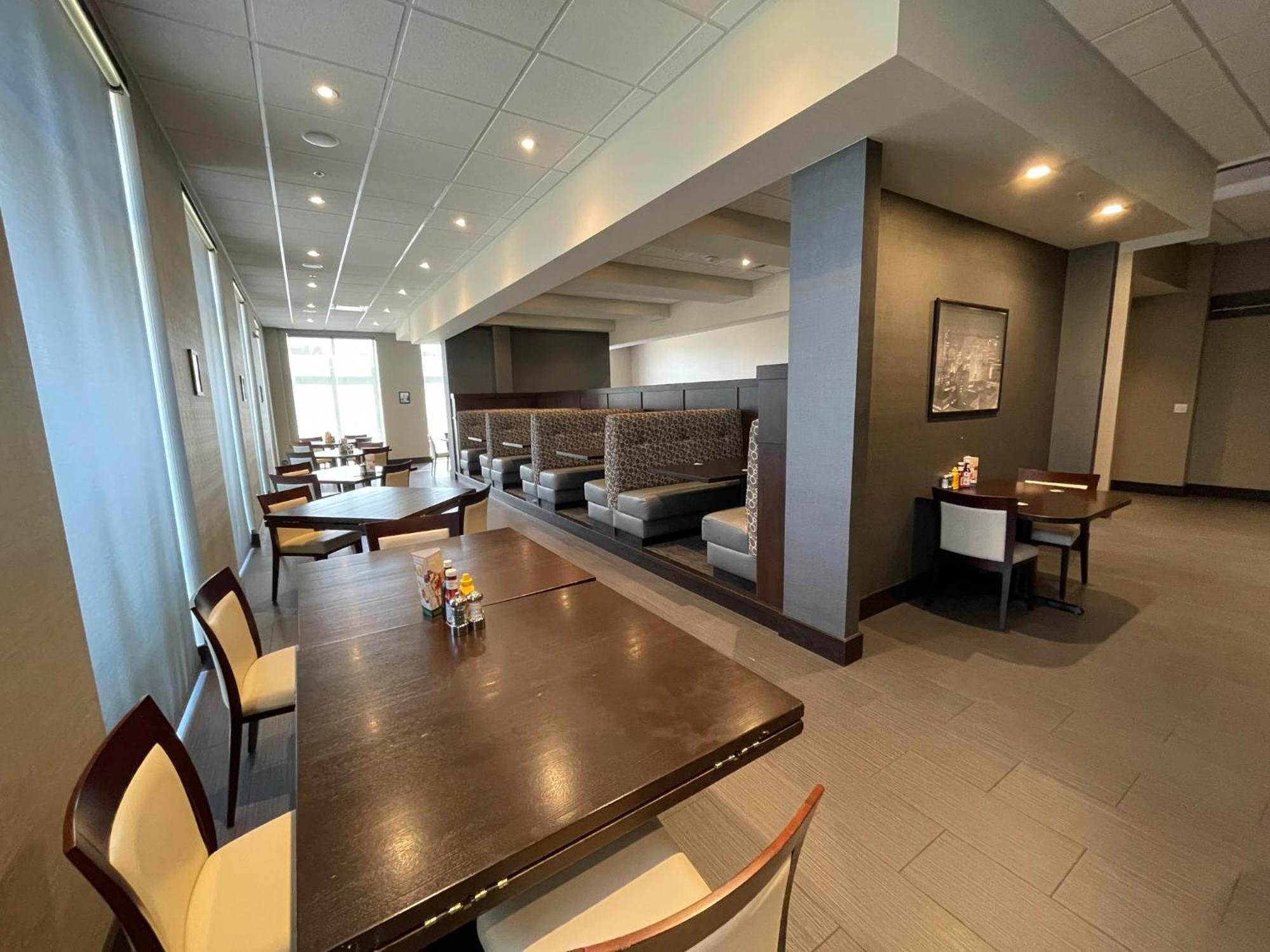 Holiday Inn & Suites - Farmington Hills - Detroit Nw By Ihg Ngoại thất bức ảnh